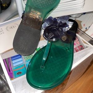 BRANDNEW TORY BURCH SANDLES